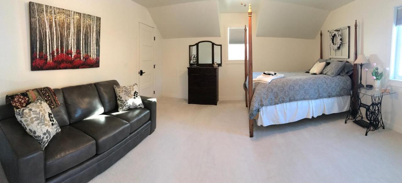Snowgoose Pond Bed & Breakfast Bed & Breakfast Palmer